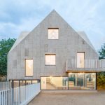 Rundzwei Architekten wraps Berlin house in cork