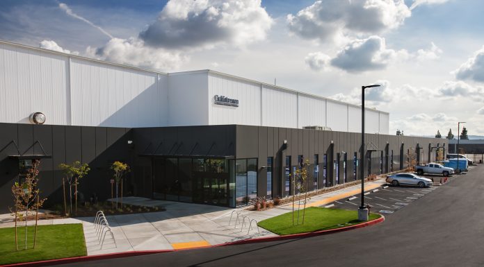 GULFSTREAM OPENS SERVICE CENTER AT BUSINESS AVIATION HUB VAN NUYS AIRPORT
