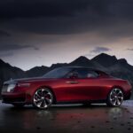 ROLLS-ROYCE UNVEILS LA ROSE NOIRE: THE FIRST DROPTAIL COACHBUILD COMMISSION