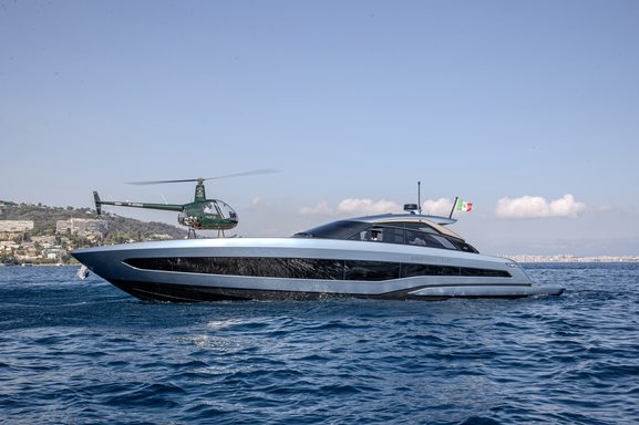 50 knots of pure speed. The sporting essence of ISA Yachts.